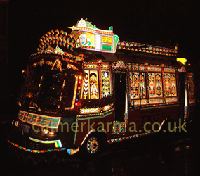 THE BOLLYWOOD BUS - PLAYS BOLLYWOOD MUSIC - HIRE UK 