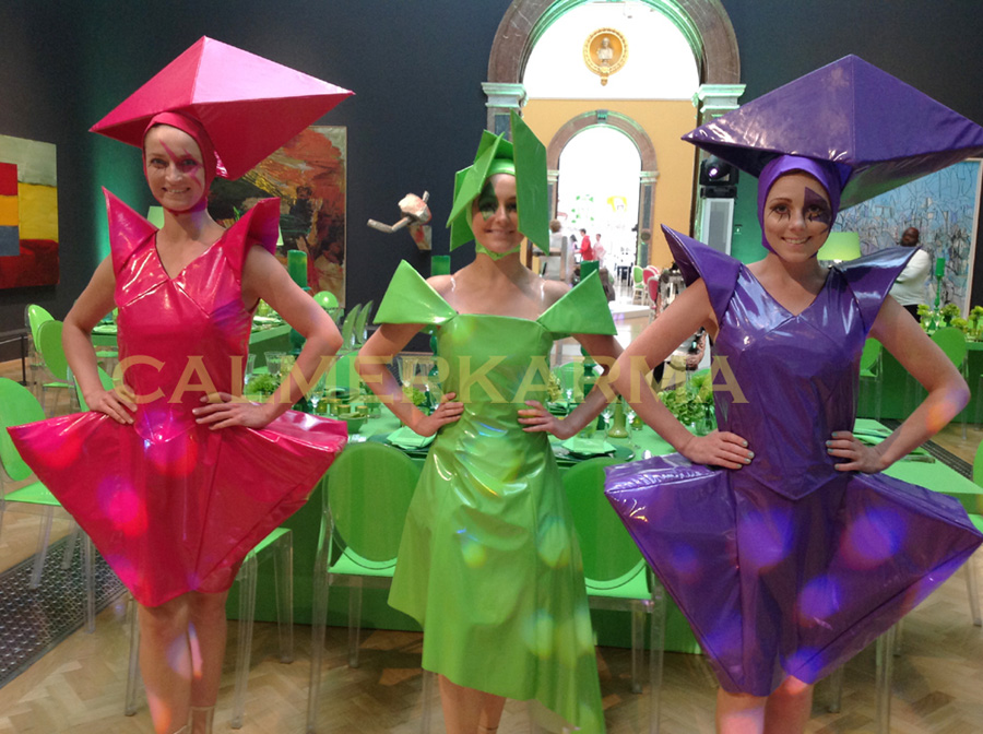 THE FASHIONISTAS ACT PERFECT FOR ART, SURREAL OR FUTURISTIC THEMED EVENTS 