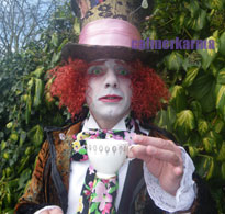 Mad-Hatter-Lookalike-performer-anyone for tea?