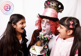 Mad-Hatter-Lookalike-wheres the tea?