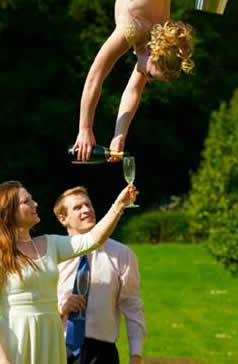 MIDSUMMER NIGHTS DREAM THEMED ENTERTAINMENT - AERIAL CHAMPAGNE SERVICE UK