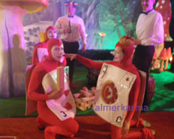ALICE IN WONDERLAND - ACROBATIC CARD ANTICS