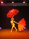 burlesque-fan-dance-Kitty