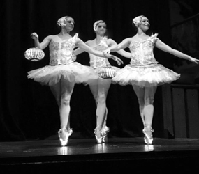 LED BALLERINAS TO HIRE LONDON AND UK LED DANCERS