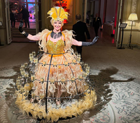 1920s Roaming Champagne dress table hire 