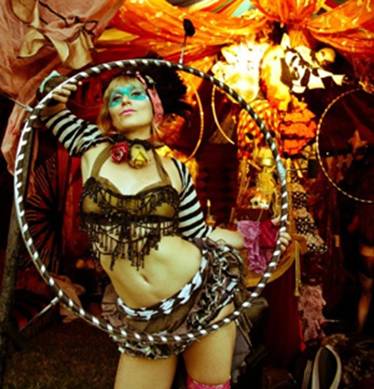 CIRCUS THEMED ENTERTAINMENT - HULA HOOP ACT