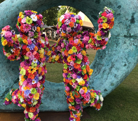 GARDEN THEMED ENTERTAINMENT TO HIRE 