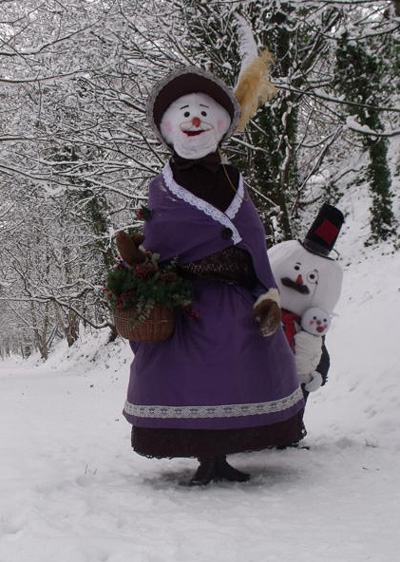 THE SNOWMENS ACT - FAMILY FRIENDLY XMAS ENTERTAINMENT PARADES, SHOPPING CENTRE INTERNATIONAL HIRE 