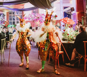 WONDERLAND WALKABOUT MIRROR BUNNIES THE GOLDEN CARATS HIRE UK